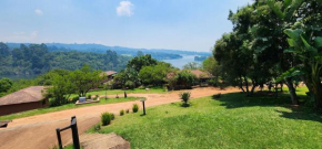 Da Gama Lake Cottages - Coral Tree and Cormorant Cottages